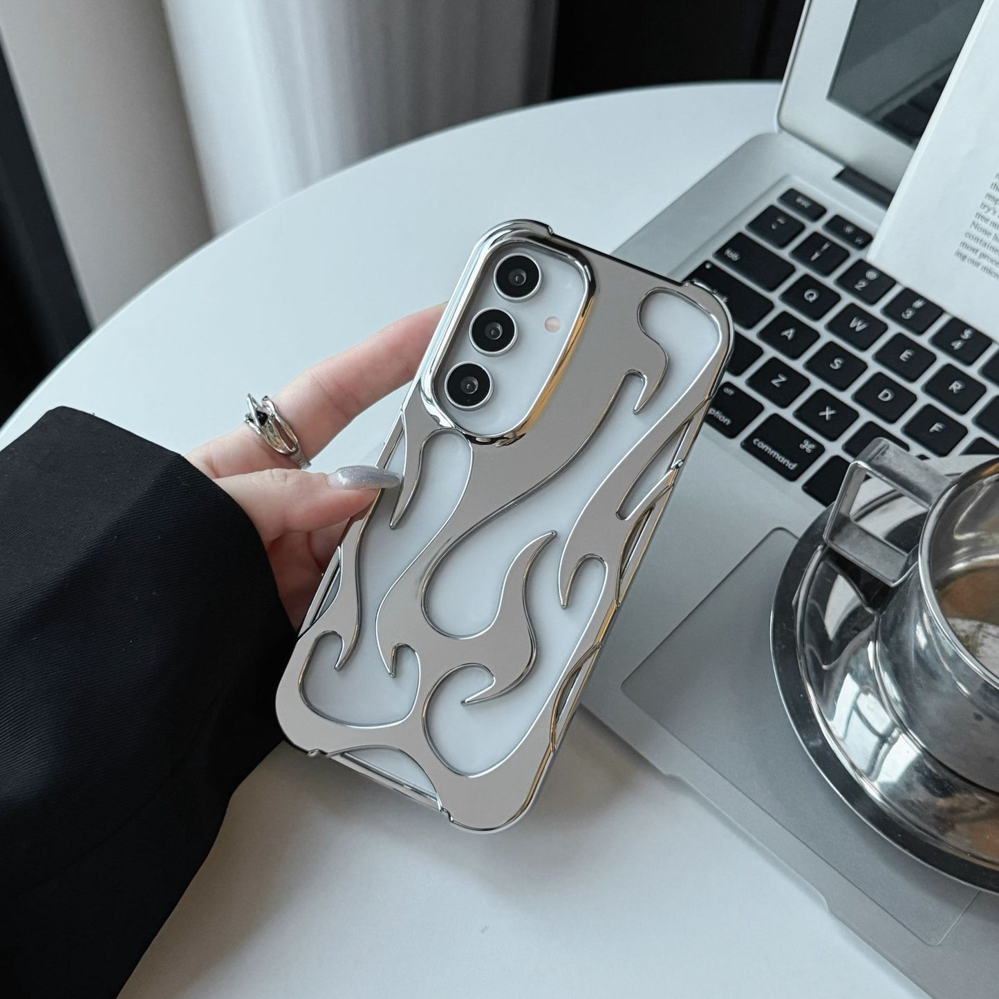 Electroplated Hollow Flame Case  Samsung S25 Ultra / A16 / S23
